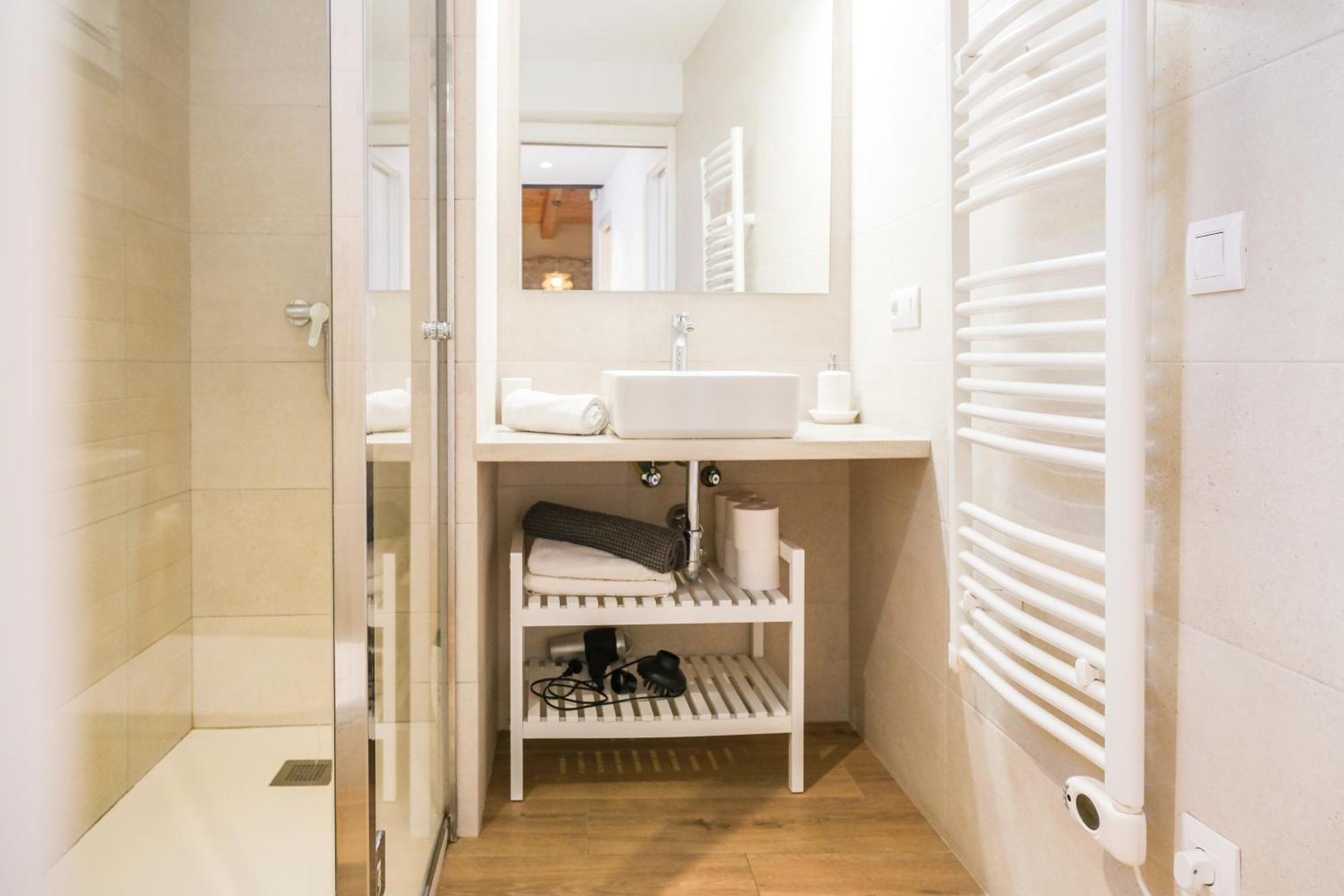 Ganganell Atic Apartamento Con Terraza En Besalú Buitenkant foto