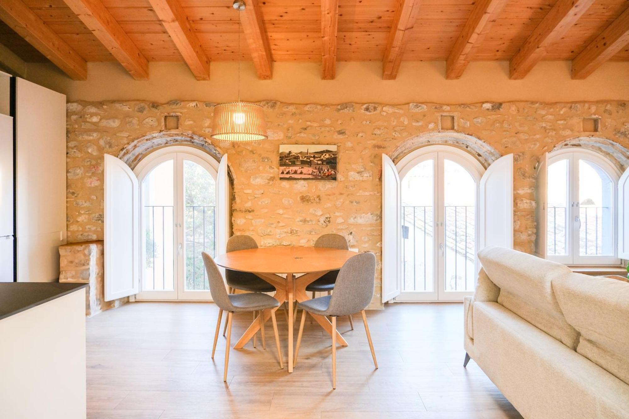 Ganganell Atic Apartamento Con Terraza En Besalú Buitenkant foto