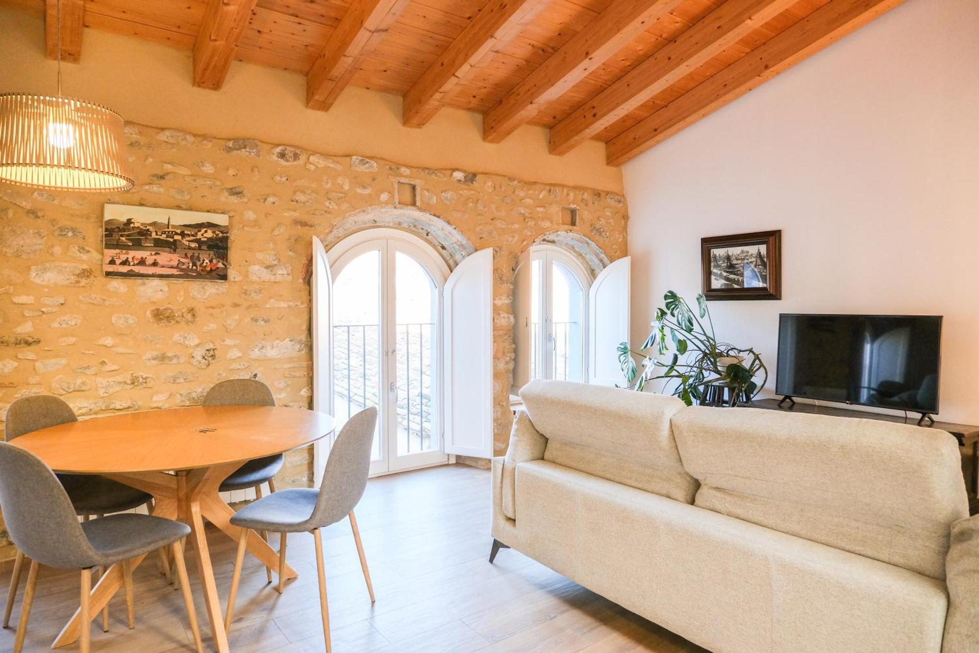 Ganganell Atic Apartamento Con Terraza En Besalú Buitenkant foto