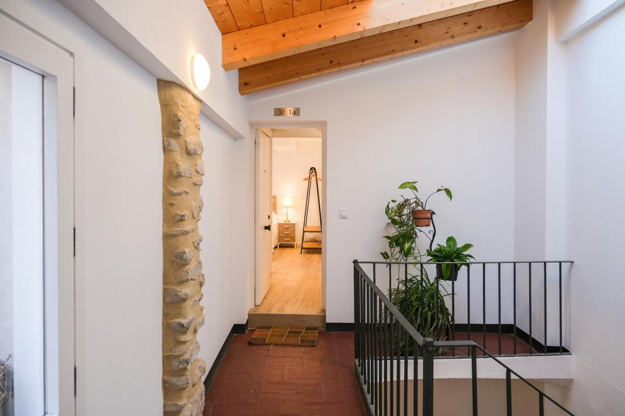 Ganganell Atic Apartamento Con Terraza En Besalú Buitenkant foto